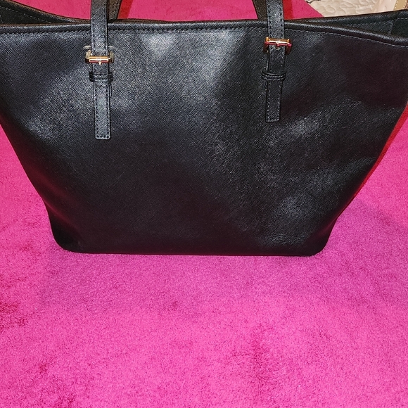 Michael Kors Elegant Black Tote. The Width Is 17 In The Length Is 11 In - Picture 5 of 11